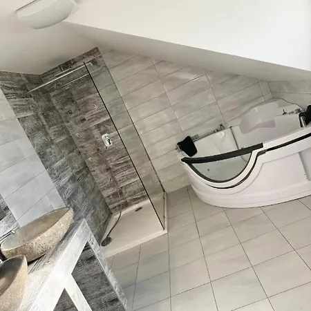 Infinity Moon Apartment *